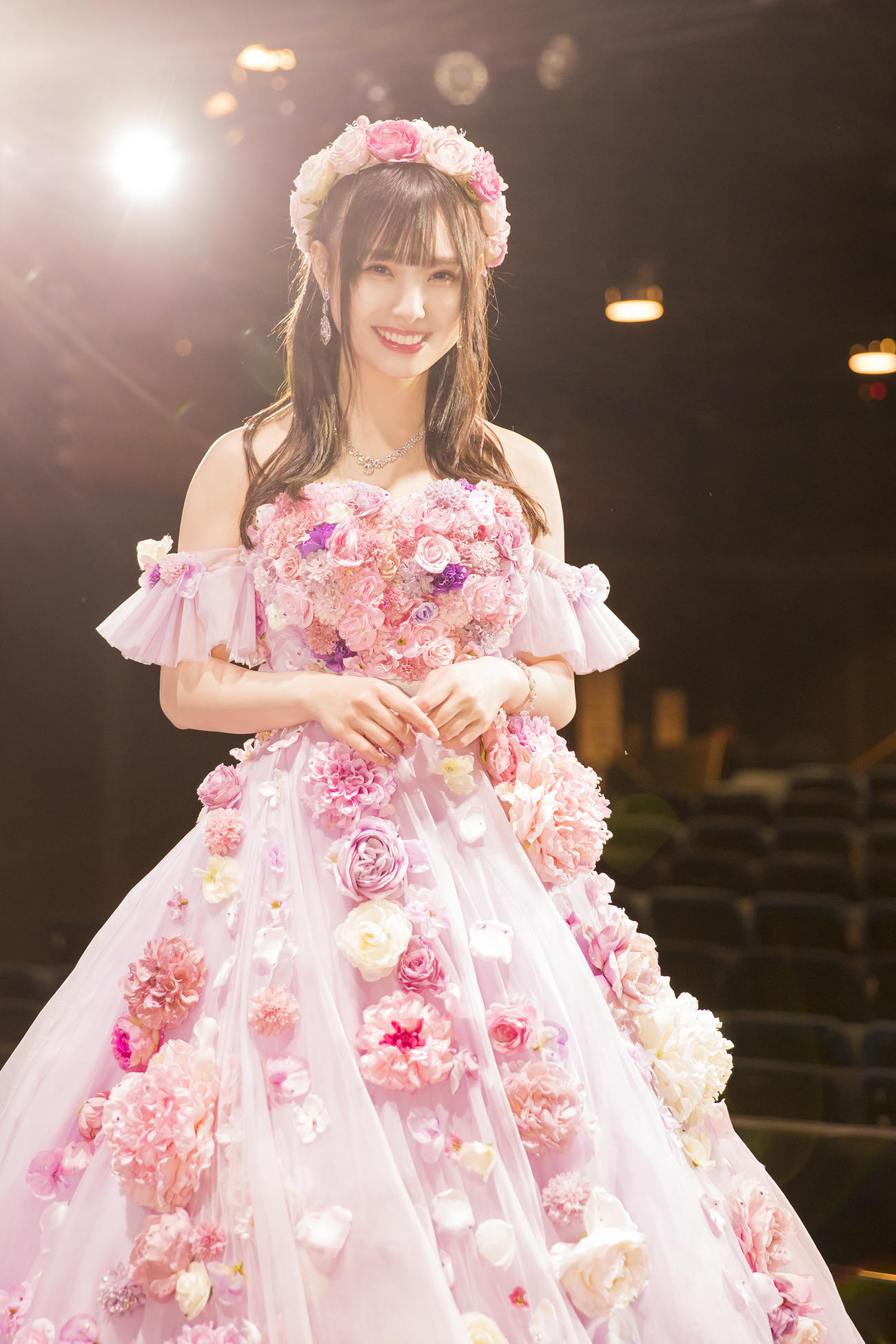 ピンクのドレス姿でアイドル活動に終止符を打った梅山恋和（C）NMB48