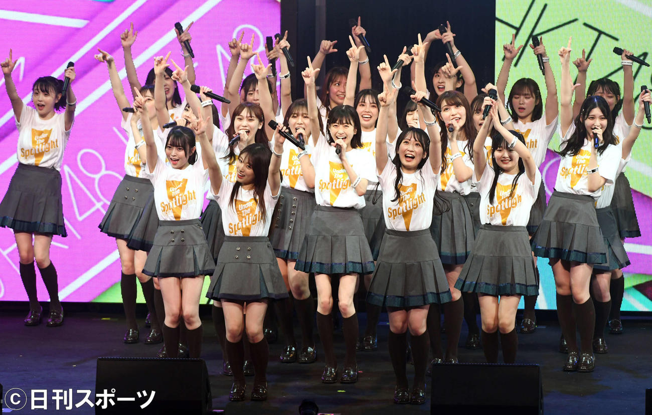 3年ぶりのライブツアー初日公演でパフォーマンスするHKT48（撮影・大友陽平）