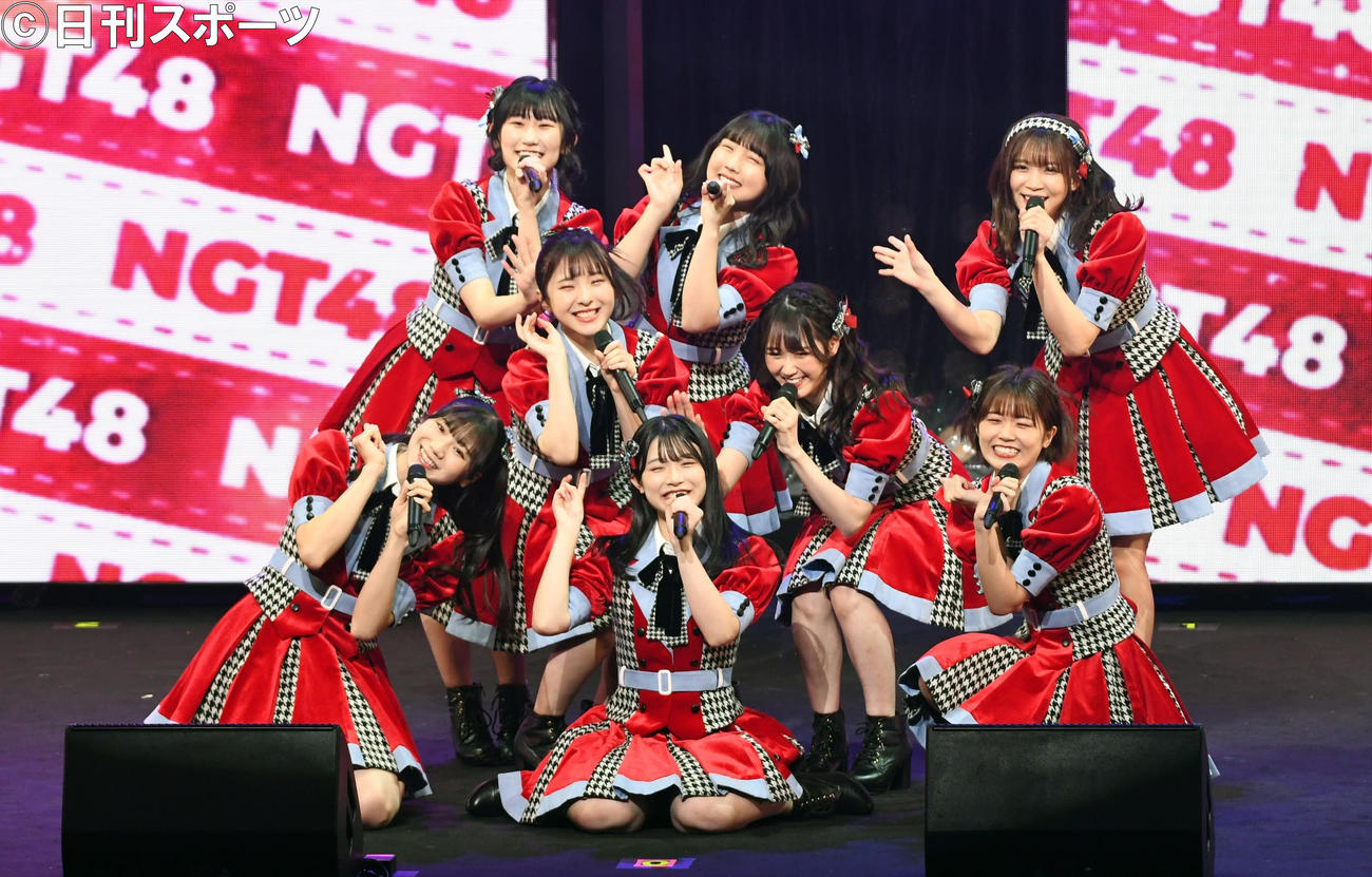 HKT48の全国ツアー神奈川公演にゲスト出演したNGT48（撮影・大友陽平）