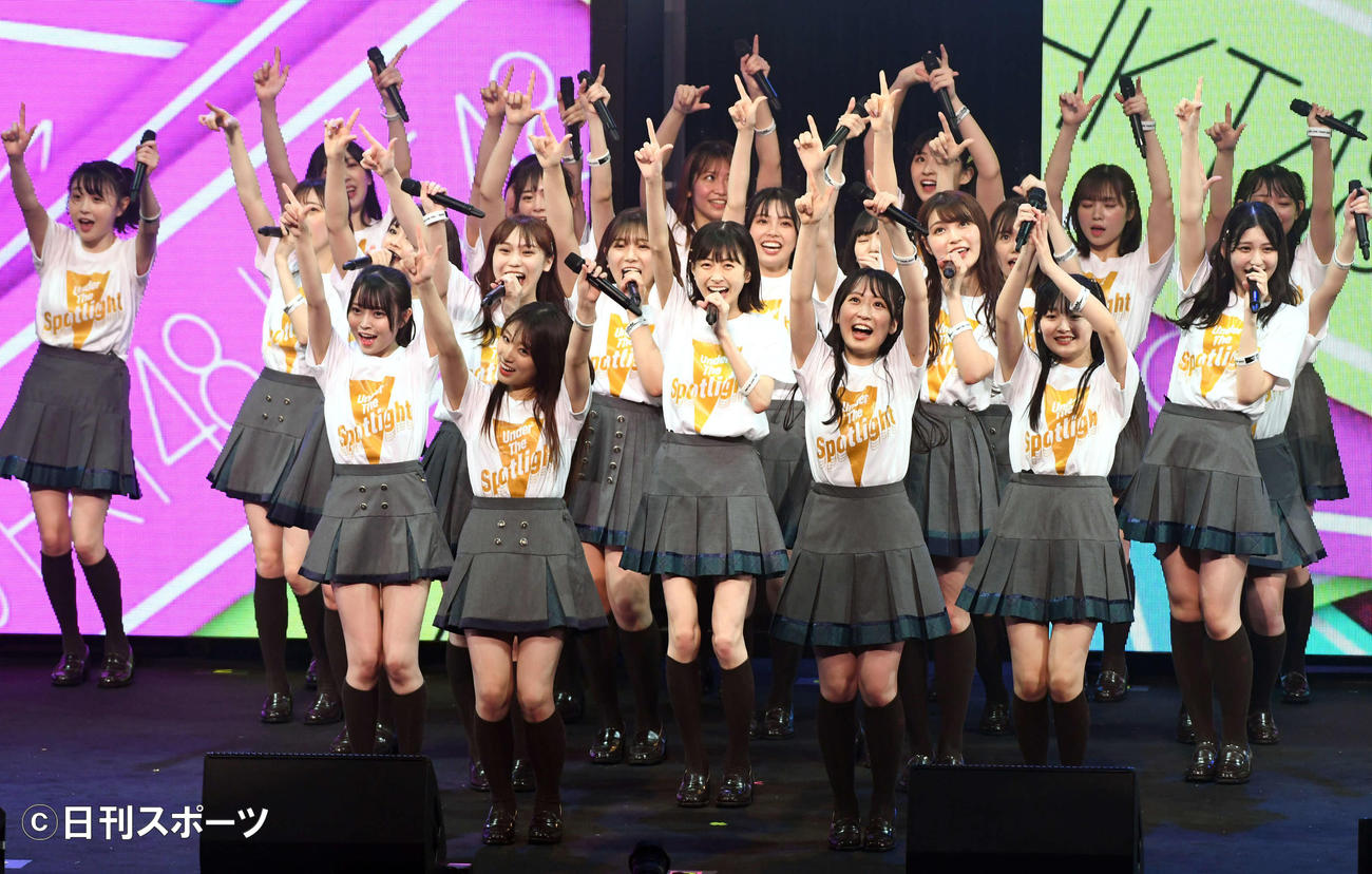 3年ぶりのライブツアー初日公演でパフォーマンスするHKT48（撮影・大友陽平）