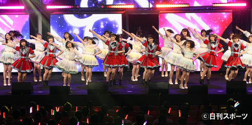 HKT48が3年ぶりライブツアー初日公演 NGT48も会場盛り上げる
