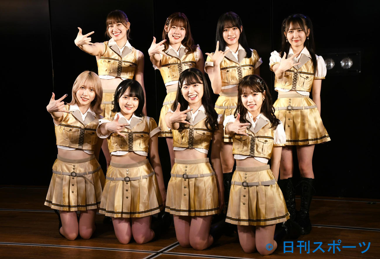 田口チームK「逆上がり公演」初日公演に出演したAKB48の、前列左から茂木忍、田口愛佳、山内瑞葵、高橋彩音、後列左から下口ひなな、服部有菜、市川愛美、山邊歩夢（撮影・大友陽平）