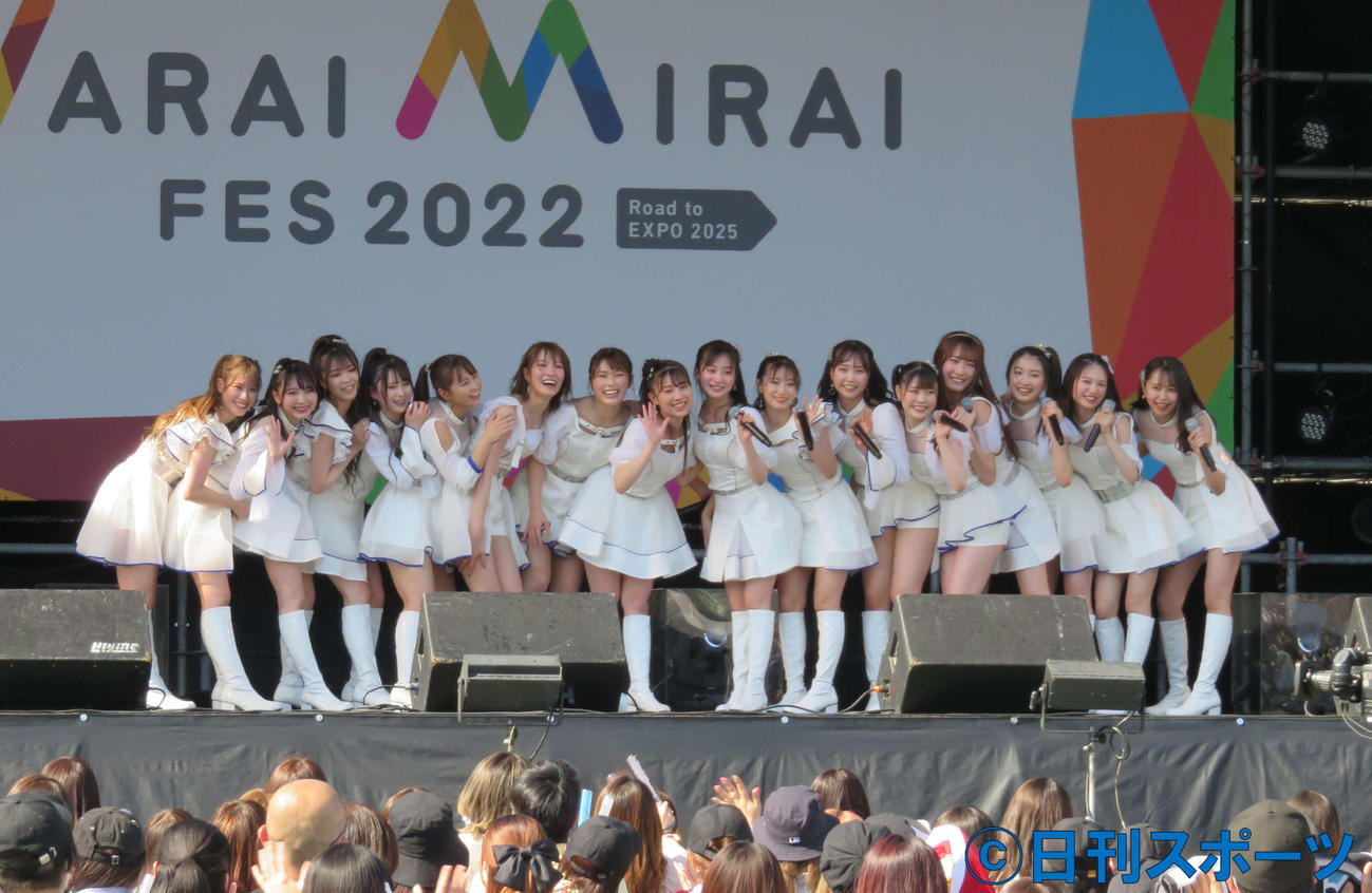 Warai Mirai FESに出演したNMB48（撮影・村上久美子）