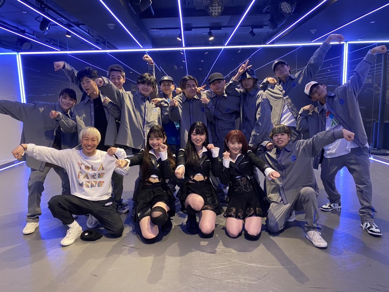 AKB48の新曲「元カレです」のダンスコラボを行ったavex ROYALBRATS