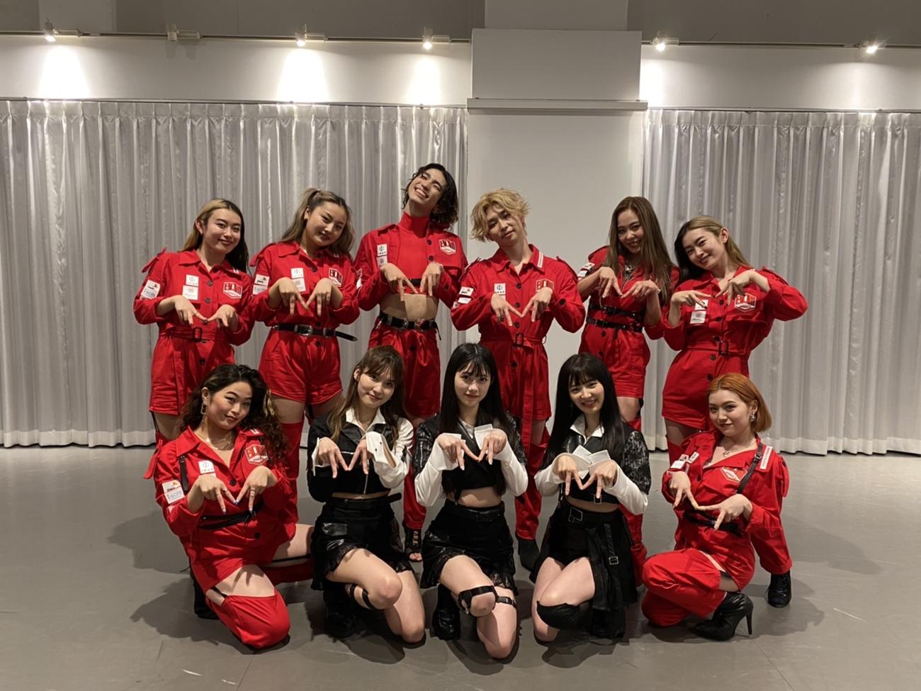 AKB48の新曲「元カレです」のダンスコラボを行ったBenefit one MONOLIZ