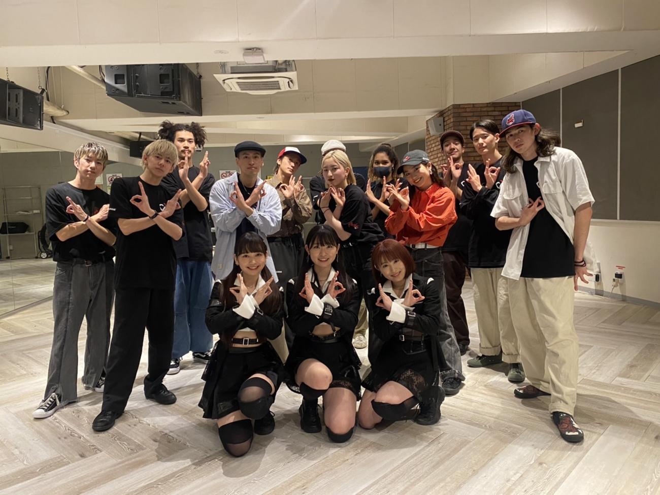 AKB48の新曲「元カレです」のダンスコラボを行ったdip BATTLES