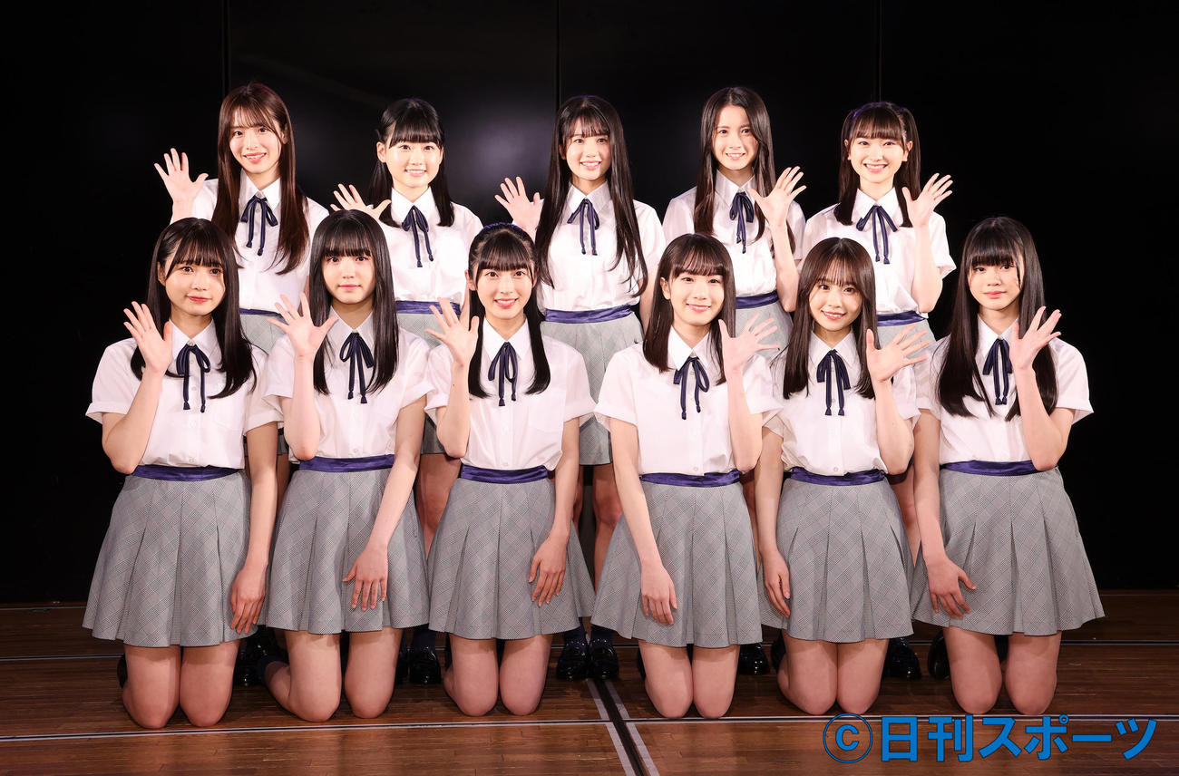AKB48の17期生、前列左から太田有紀、小濱心音、佐藤綺星、橋本恵理子、長谷川新奈、畠山希美、後列左から平田侑希、布袋百椛、正鋳真優、水島美結、山崎空（撮影・鈴木正人）