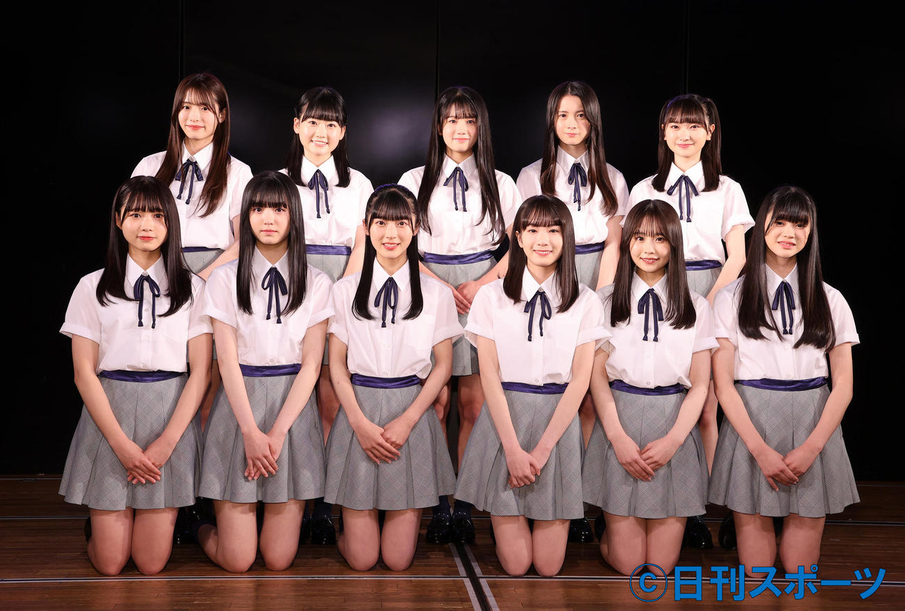 AKB48の17期生、前列左から太田有紀、小濱心音、佐藤綺星、橋本恵理子、長谷川新奈、畠山希美、後列左から平田侑希、布袋百椛、正鋳真優、水島美結、山崎空（撮影・鈴木正人）