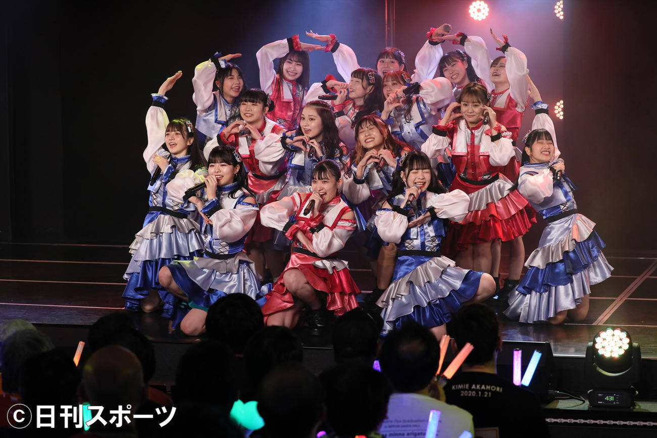 オリジナル新公演「愛を君に、愛を僕に」初日昼公演に出演したSKE48チームSメンバー（C）2022 Zest, Inc.