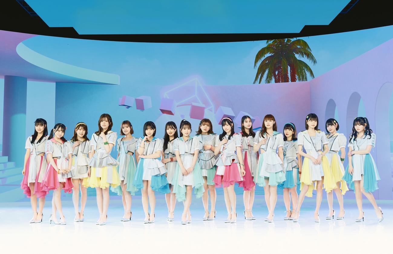 公開されたHKT48の最新シングル「ビーサンはなぜなくなるのか？」のアーティスト写真（Ｃ）Mercury