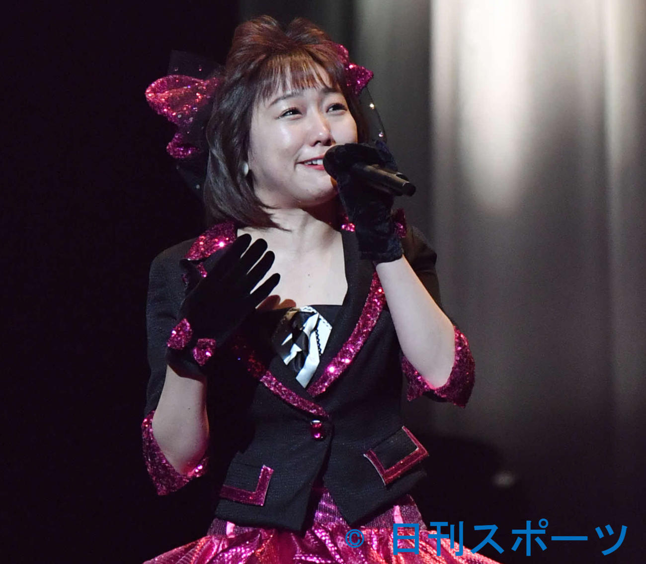 2016年11月　SKE48初のソロ書籍発売を発表し、ファンからの声援に涙ぐむ須田亜香里