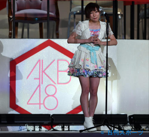 2016年6月　第8回AKB48選抜総選挙開票イベント　7位となりスピーチする須田亜香里