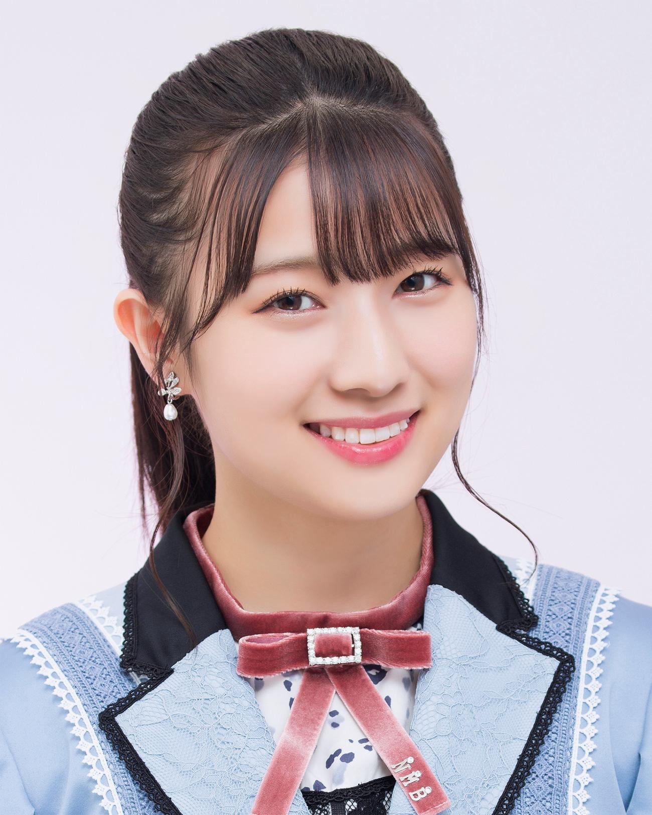 初の小説を出版する安部若菜（C）NMB48