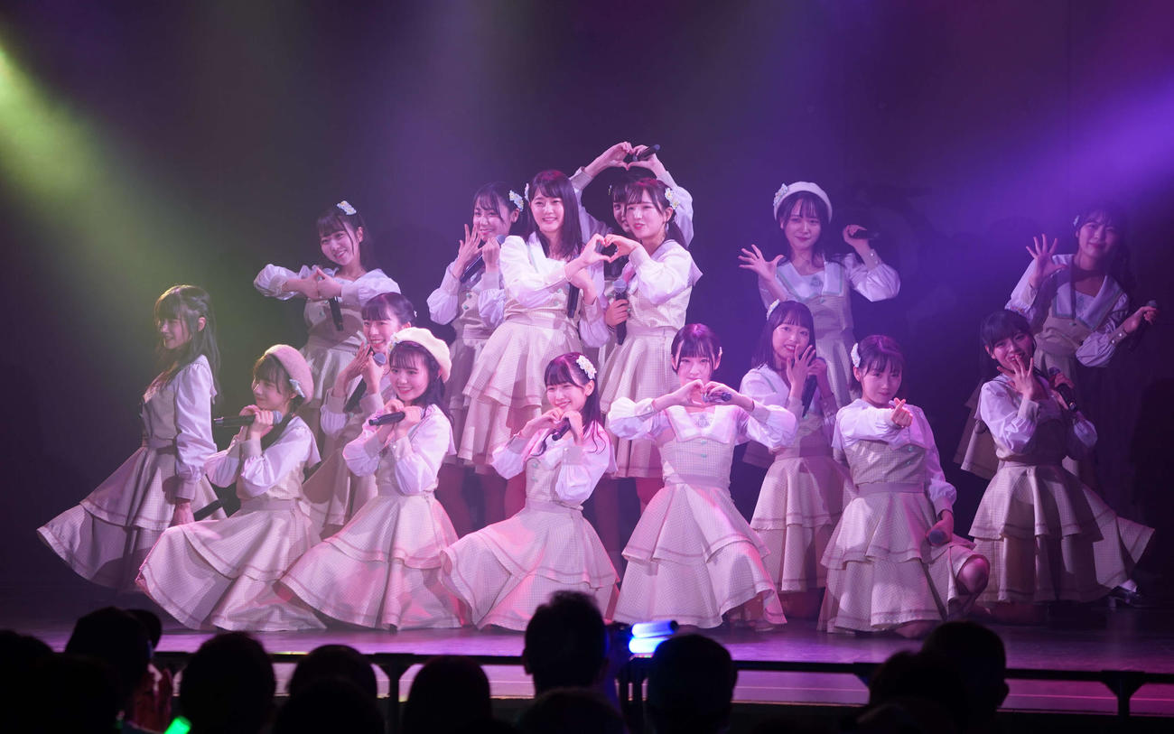 新公演「花は誰のもの？」初日公演を行ったSTU48（C）STU