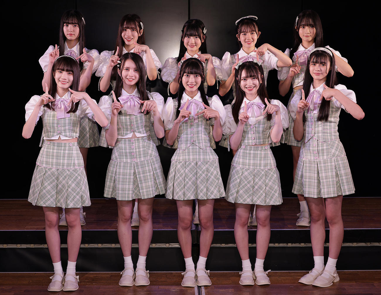 「ただいま恋愛中」ゲネプロを公開したAKB48の17期研究生。前列左から橋本恵理子、水島美結、佐藤綺星、山崎空、畠山希美、後列左から小濱心音、平田侑希、布袋百椛、正鋳真優、太田有紀（撮影・中島郁夫）