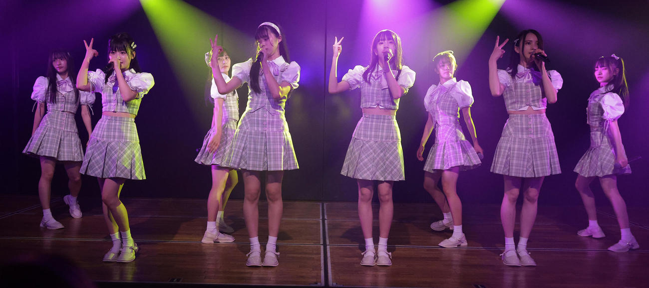 「ただいま恋愛中」ゲネプロを公開したAKB48 17期研究生（撮影・中島郁夫）