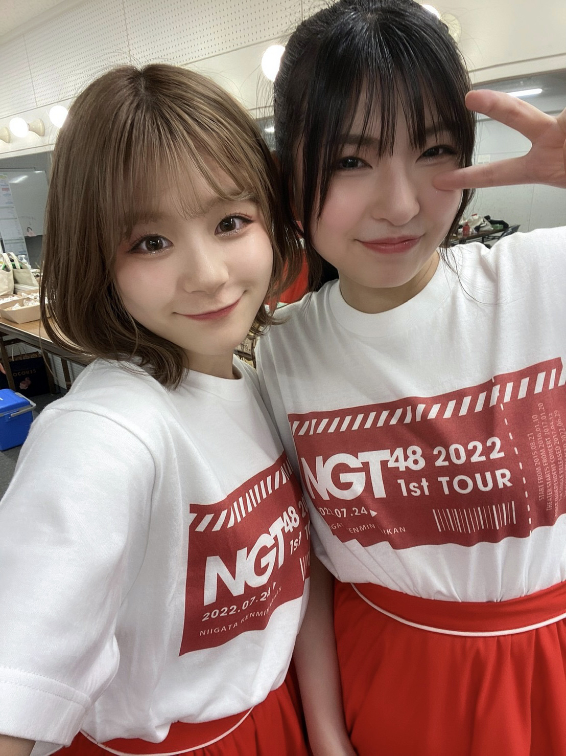 全国ツアーで地元埼玉公演を迎えるNGT48清司麗菜（左）と三村妃乃（C）Flora