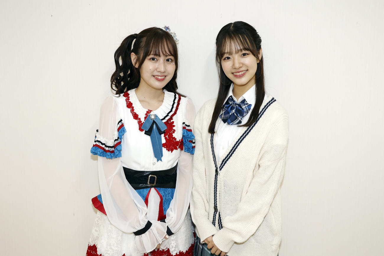卒業を前に3期生の杉本萌（右）と対談したNGT48西村菜那子