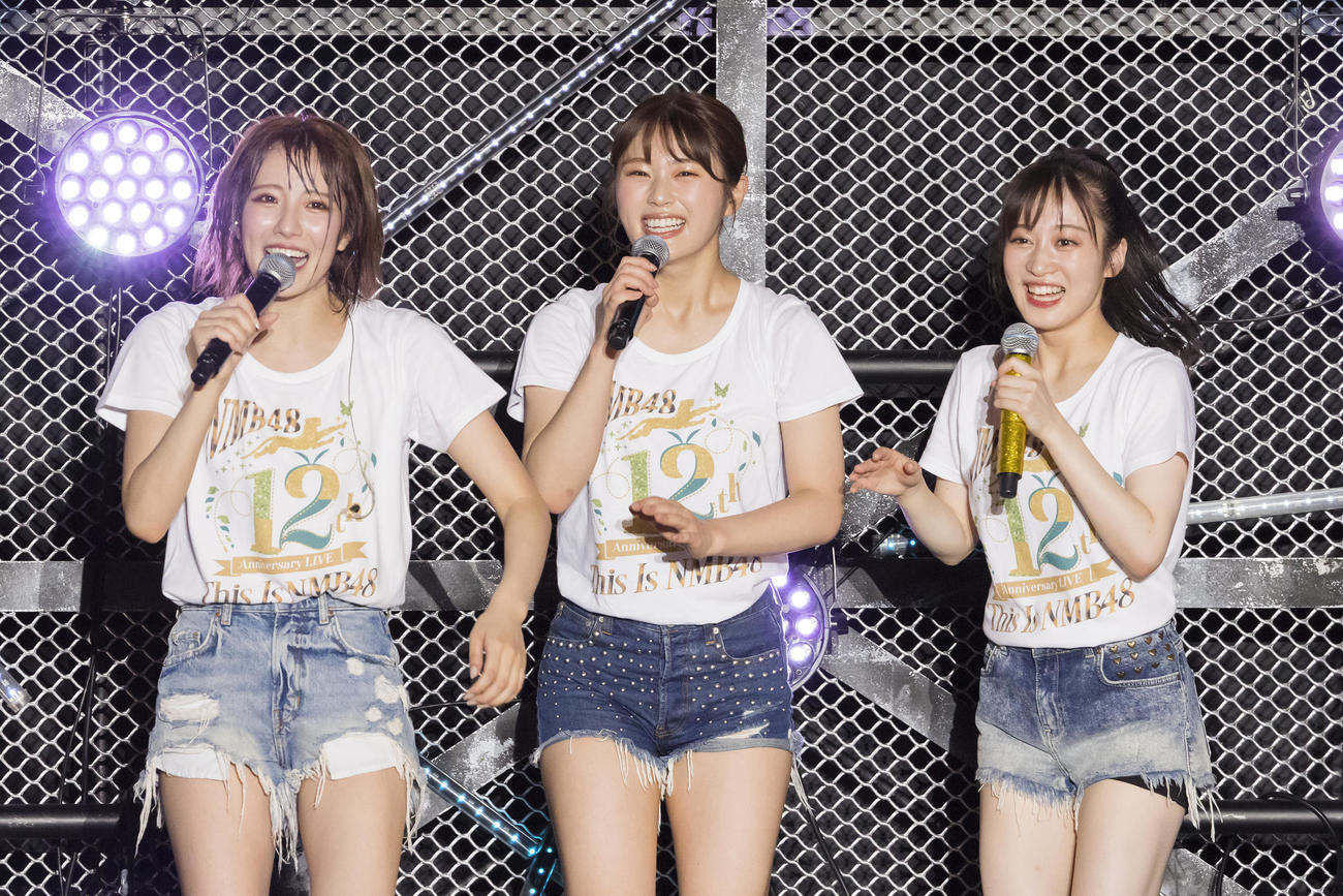 12周年記念ライブの東京公演を行ったNMB48。左から小嶋花梨、渋谷凪咲、川上千尋（ｃ）Showtitle