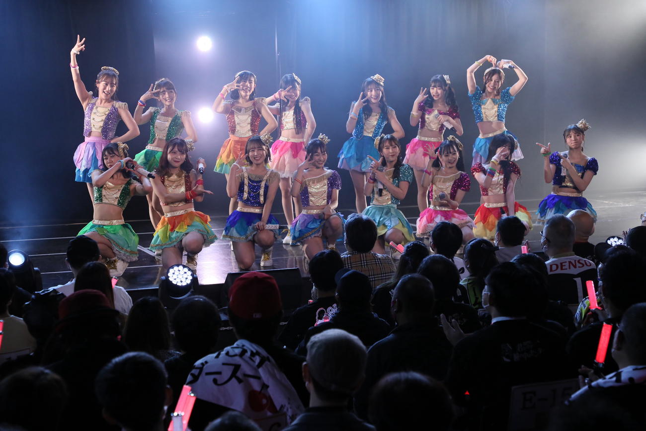 卒業公演を行ったSKE48須田亜香里（前列左から4人目）（C）2022 Zest, Inc.