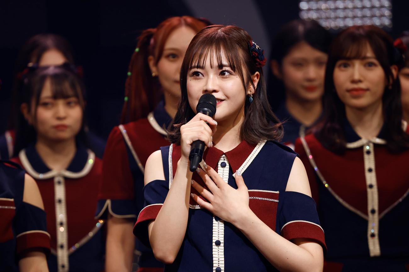 11周年記念ライブ昼公演であいさつするHKT48本村碧唯（C）Mercury