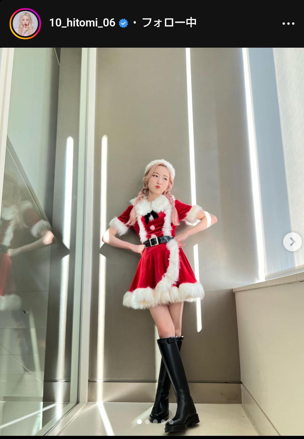 サンタコス姿を披露したAKB48本田仁美（インスタグラムより）