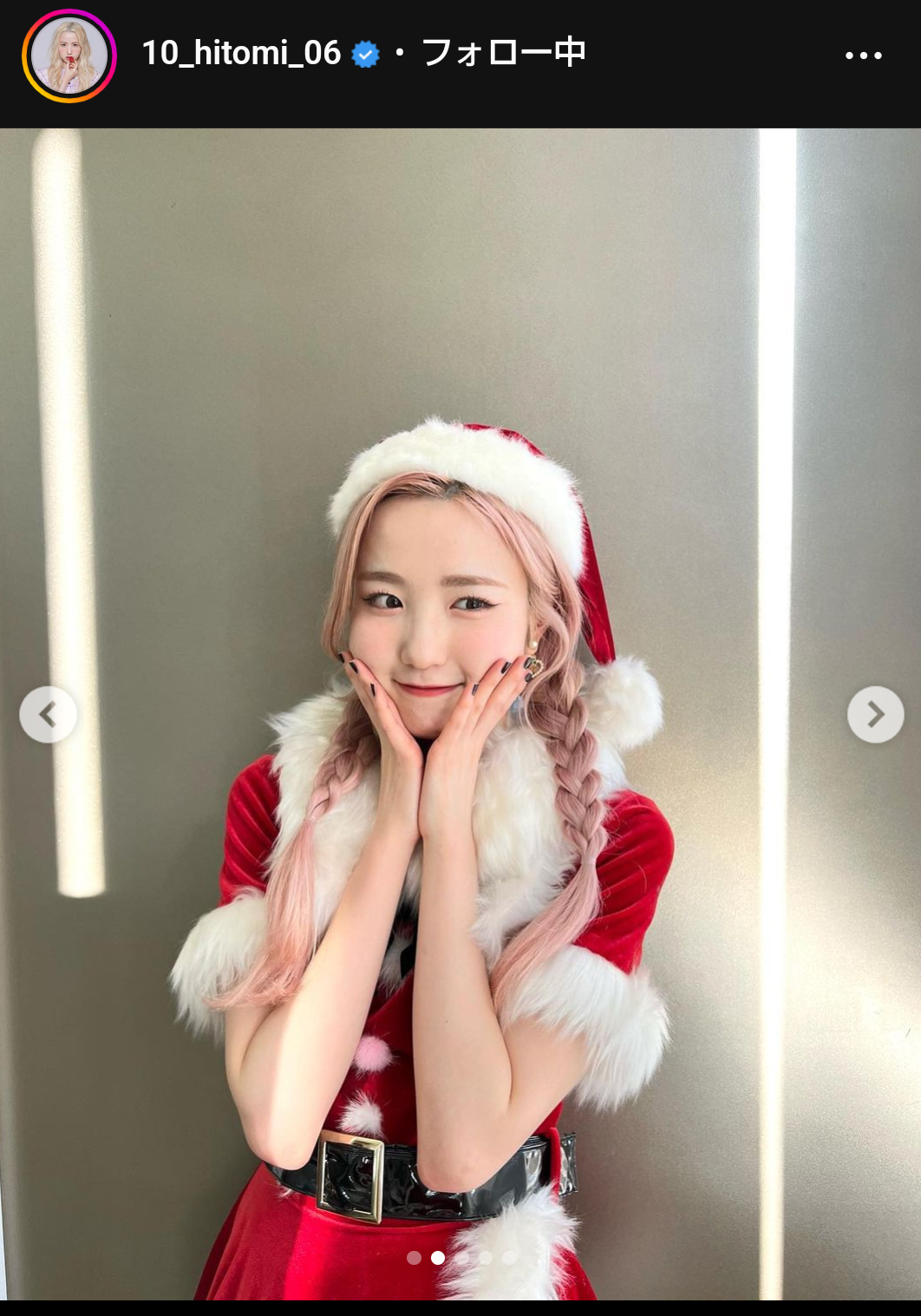 サンタコス姿を披露したAKB48本田仁美（インスタグラムより）