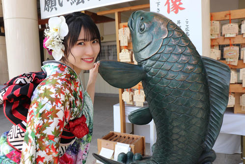 成人奉告祭を行ったSTU48田中美帆（C）STU48