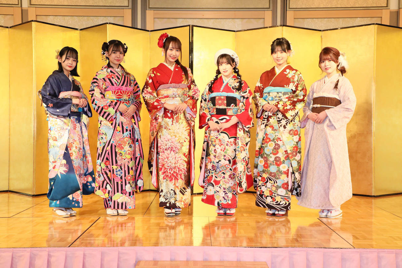 成人式を行ったSKE48のメンバー。左から川嶋美晴、岡本彩夏、野村実代、水野愛理、伊藤実希、石塚美月（C）2023 Zest，Inc．／衣装協力　株式会社清水屋