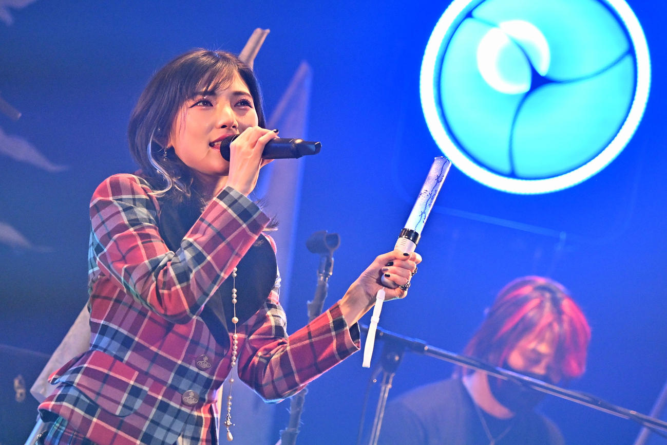 自身初の全国ソロツアー「TIMELESS FLAG」初日公演を開催したAKB48の岡田奈々