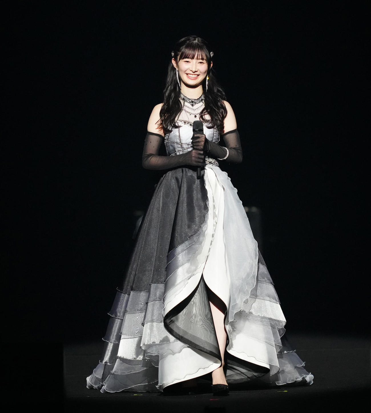 卒業コンサートであいさつするAKB48の武藤十夢（撮影・江口和貴）