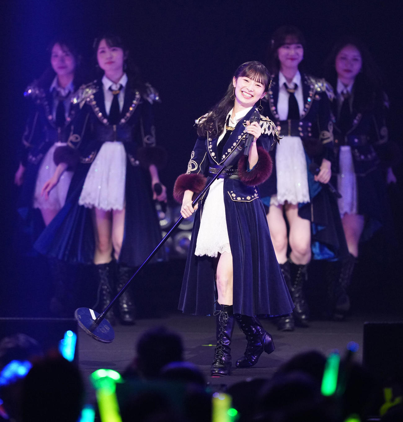 卒業コンサートで笑顔を見せるAKB48の武藤十夢（撮影・江口和貴）