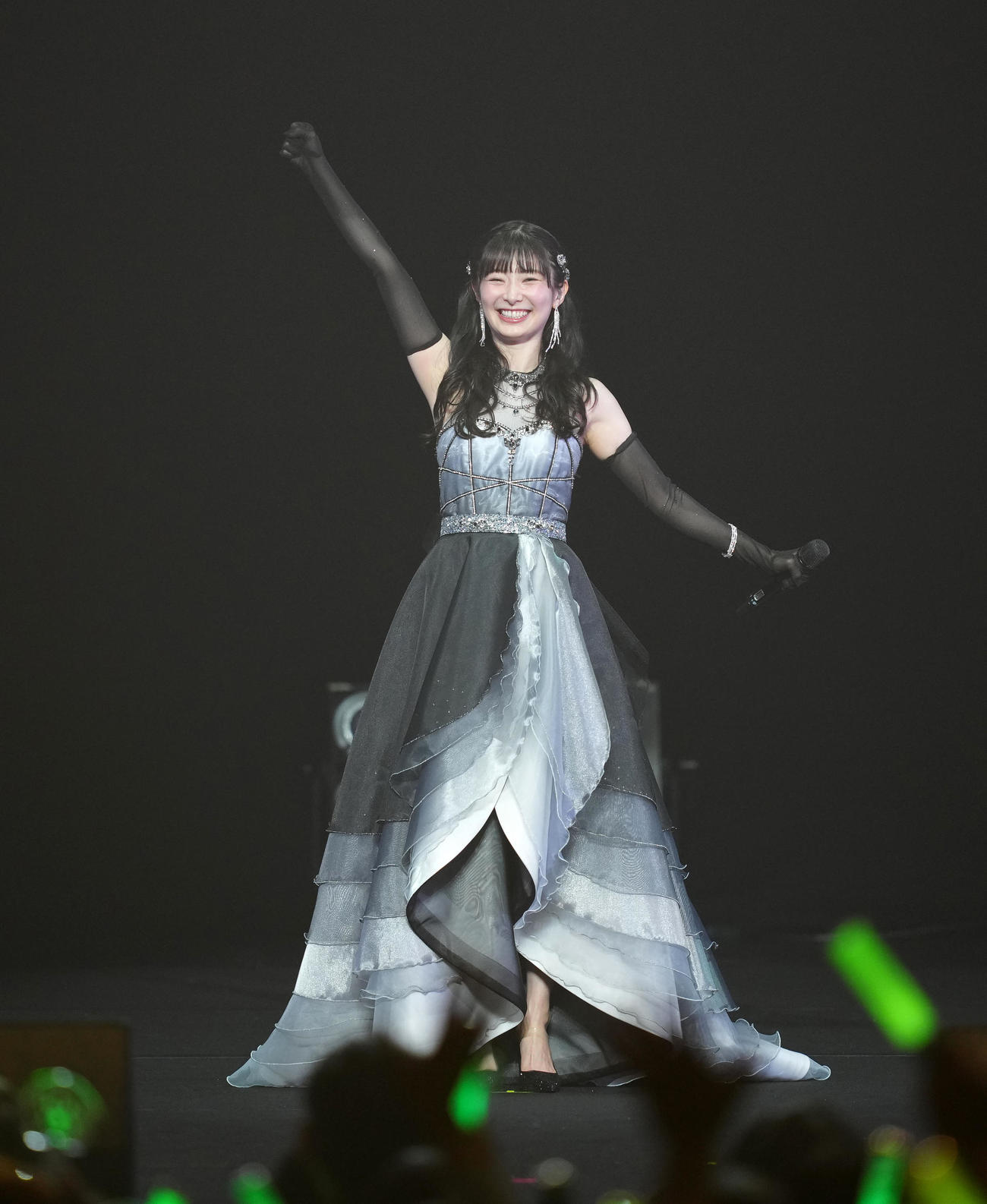 卒業コンサートを終え、引き揚げるAKB48の武藤十夢（撮影・江口和貴）
