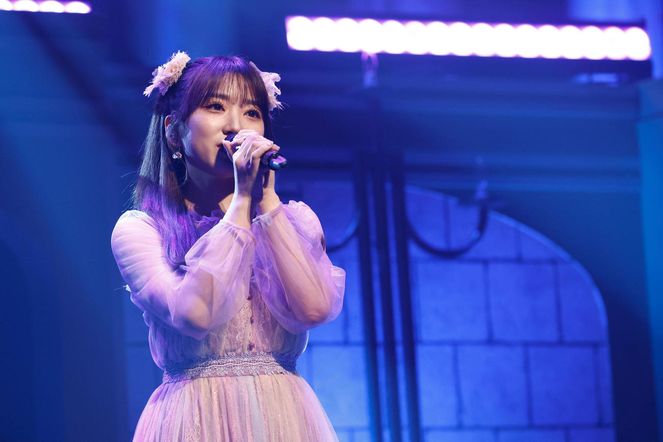「HKT48　春のコンサート2023～私たちの現在地～」で歌唱する矢吹奈子コピーライト〓Mercury