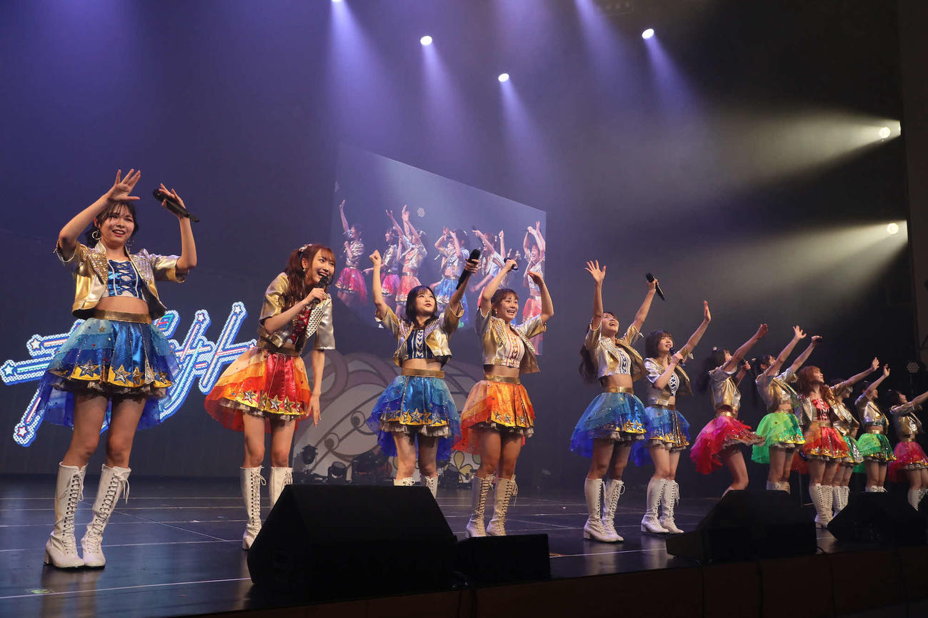 「SKE48　春のチームコンサート　2023」で歌唱するSKE48メンバー（C）2023 Zest，Inc.