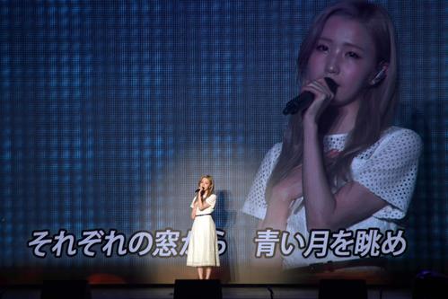 AKB48チーム8の47都道府県ツアー最終公演で「思い出のほとんど」を歌う本田仁美（2021年5月撮影）