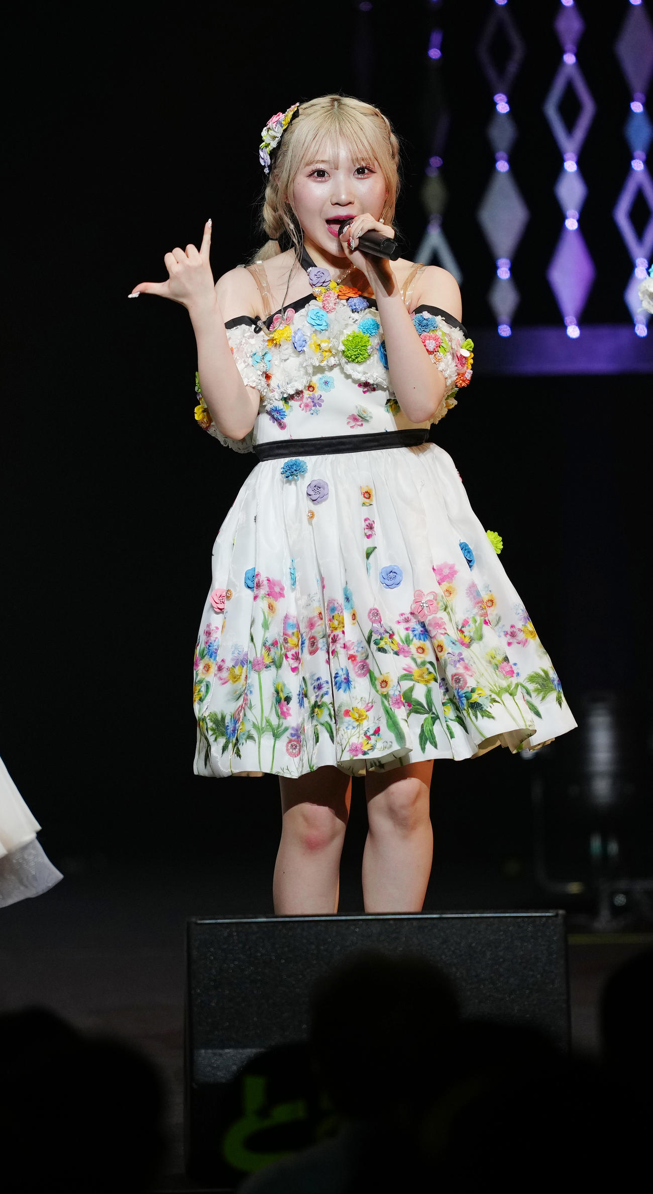 武藤十夢の卒業コンサートで歌うAKB48小林蘭（2023年2月撮影）