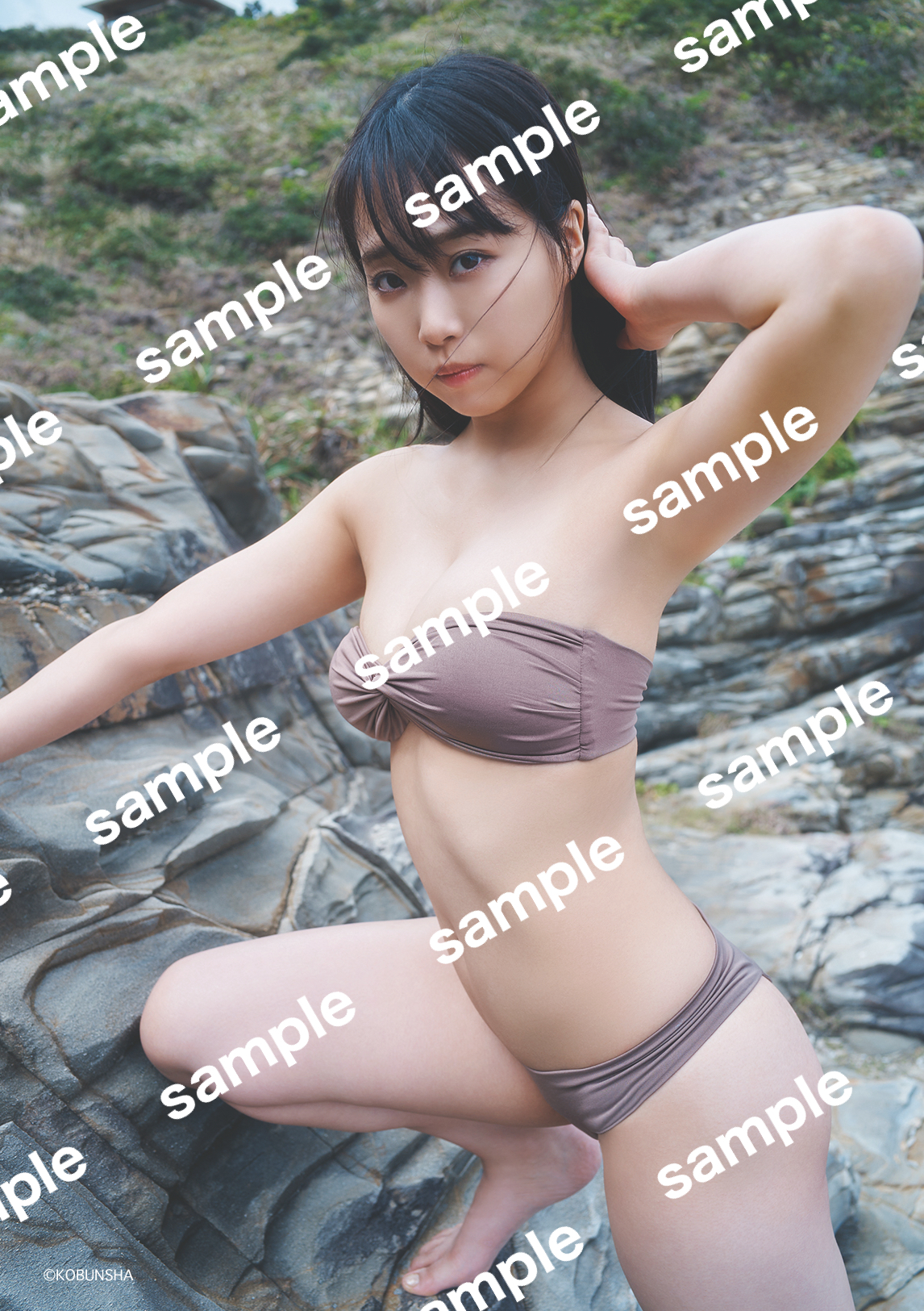 NMB48加藤夕夏のファースト写真集「心に秘めたもの」タワーレコードなんばパークス店の特典生写真撮影・岡本武志（C）KOBUNSHA