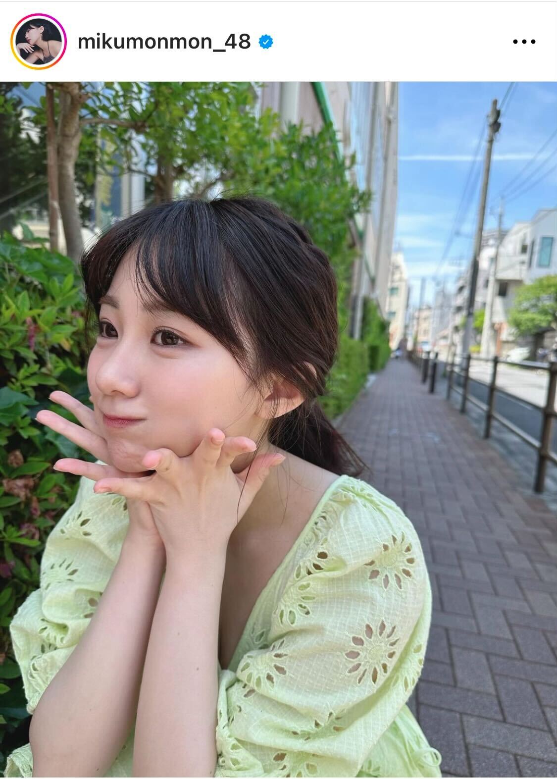 さわやかなワンピース姿のHKT48田中美久（田中美久のインスタグラムから）