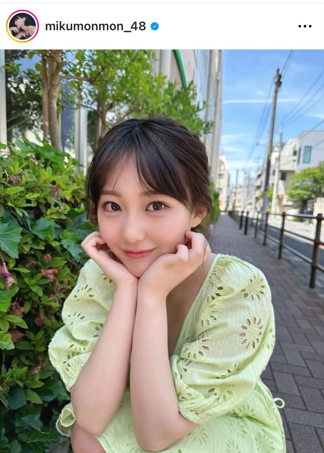 さわやかなワンピース姿のHKT48田中美久（田中美久のインスタグラムから）