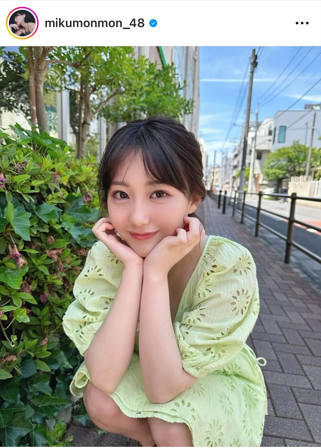 さわやかなワンピース姿のHKT48田中美久（田中美久のインスタグラムから）