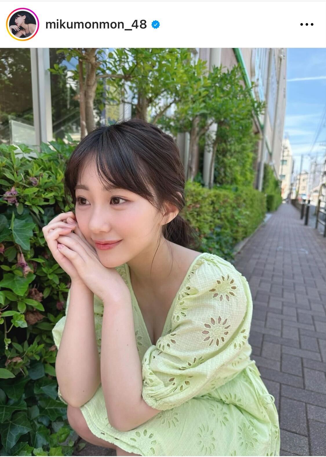 さわやかなワンピース姿のHKT48田中美久（田中美久のインスタグラムから）
