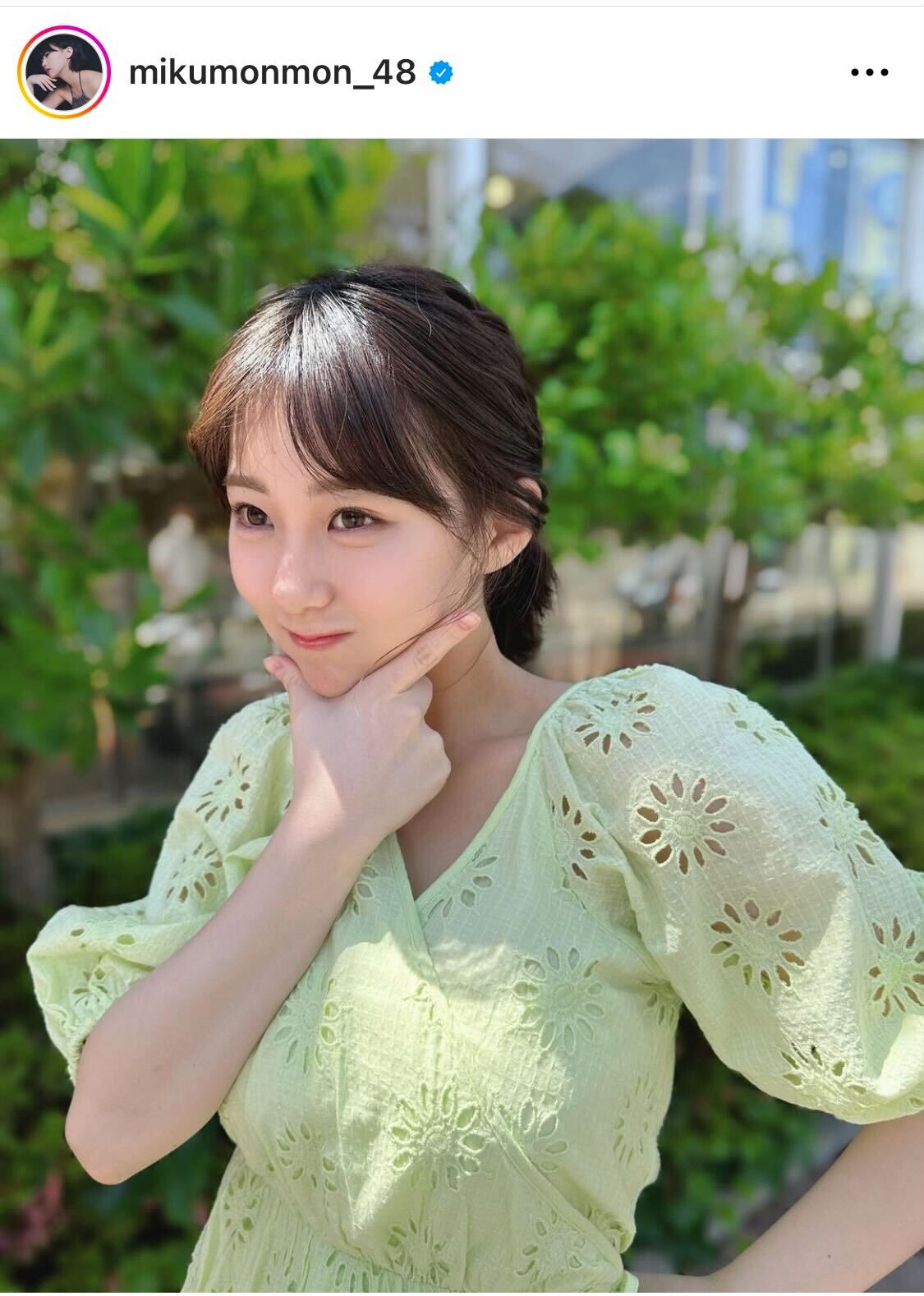 さわやかなワンピース姿のHKT48田中美久（田中美久のインスタグラムから）