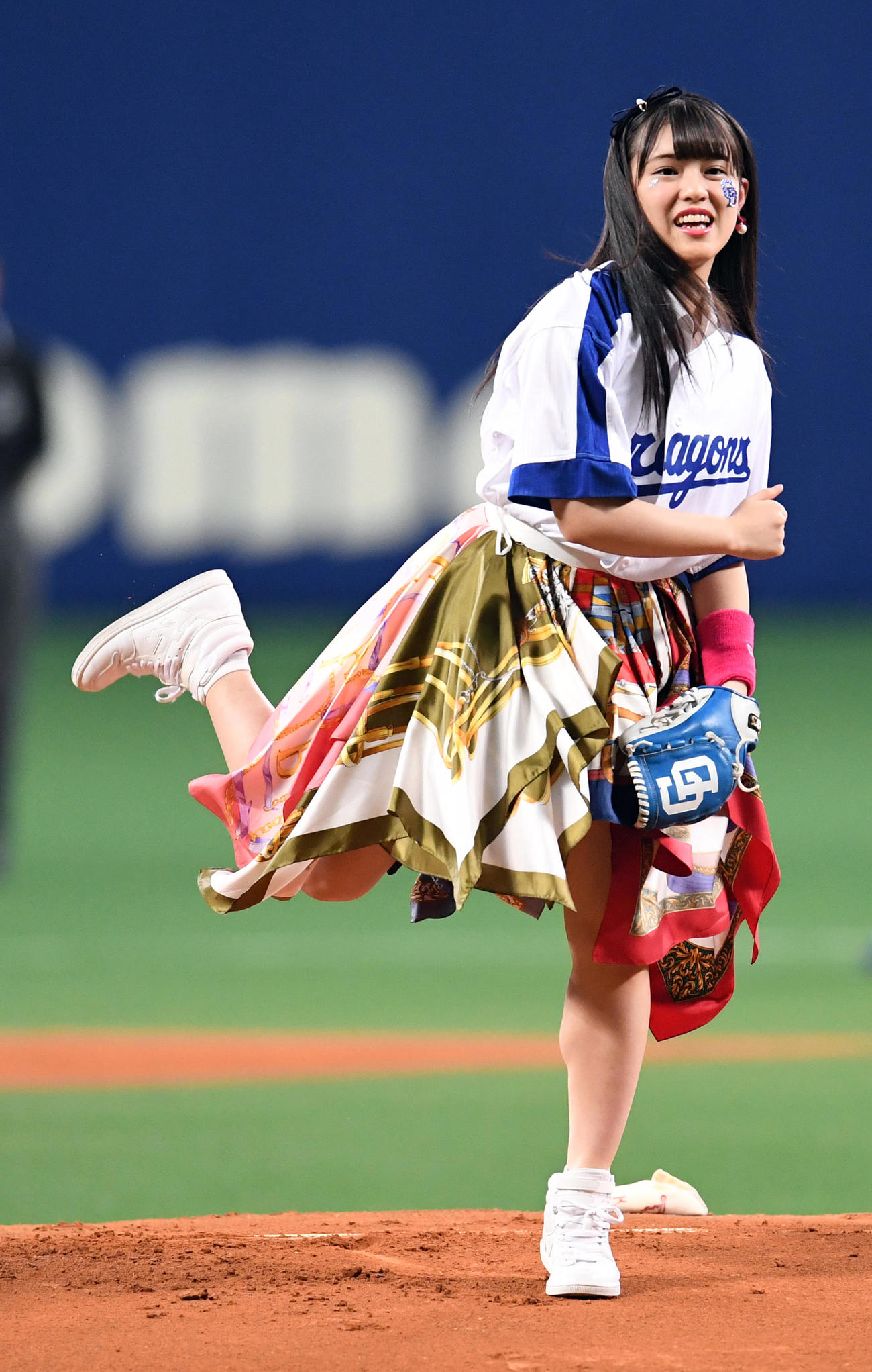 17年4月、ナゴヤドームで念願の始球式を行った竹内彩姫