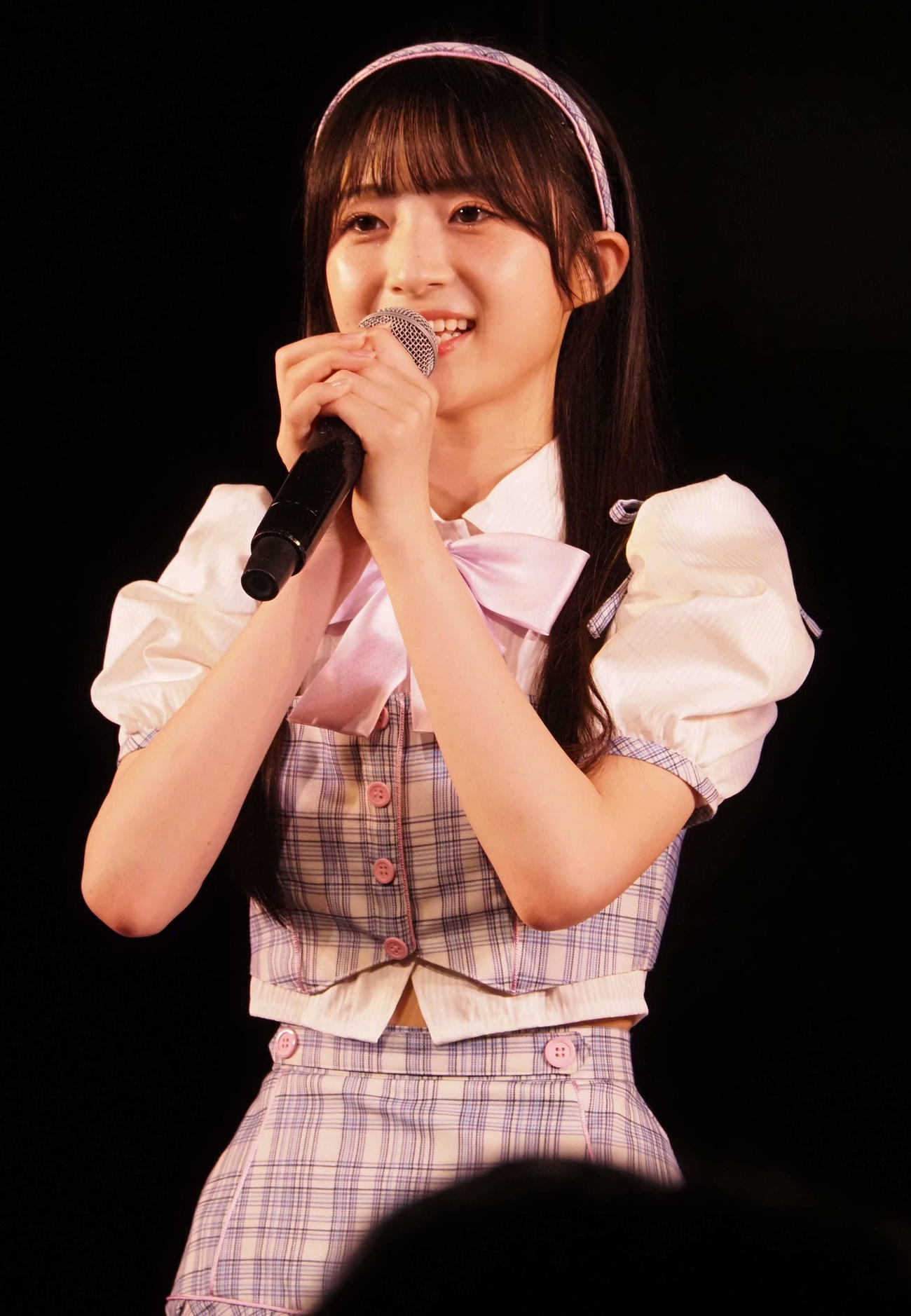 AKB48の18期研究生、秋山由奈（撮影・遠藤尚子）