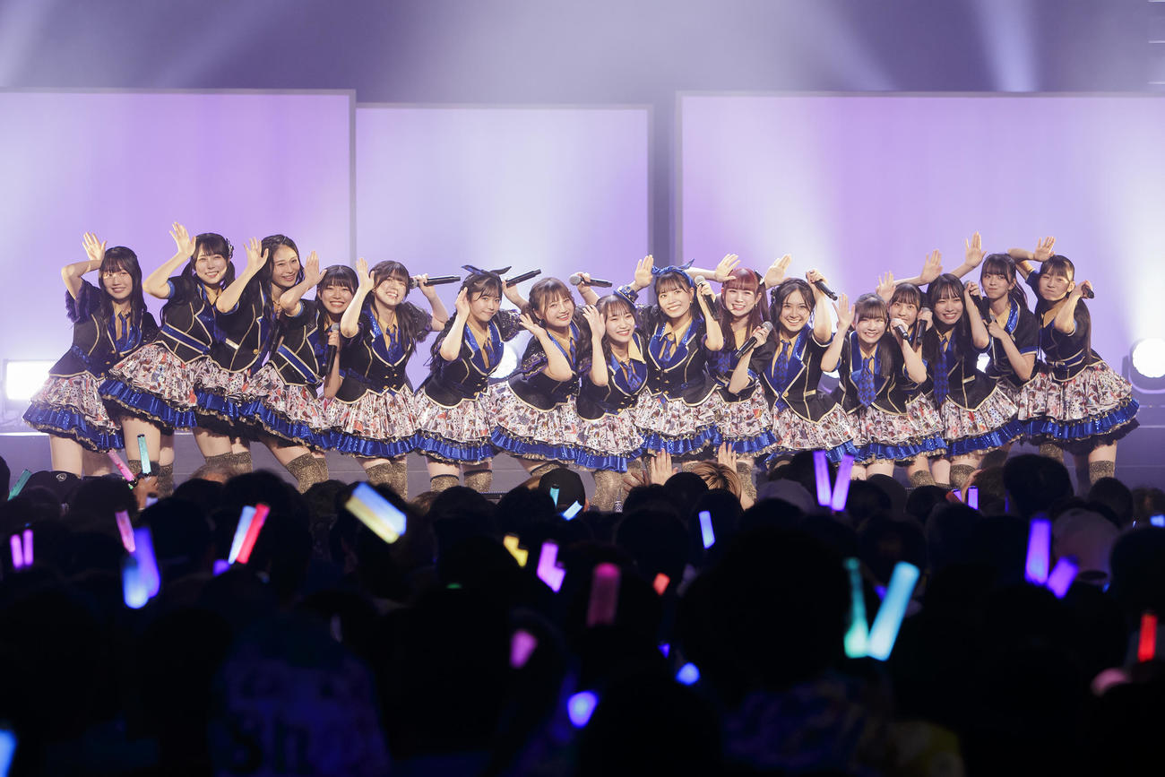 パフォーマンスを披露するNMB48チームB2