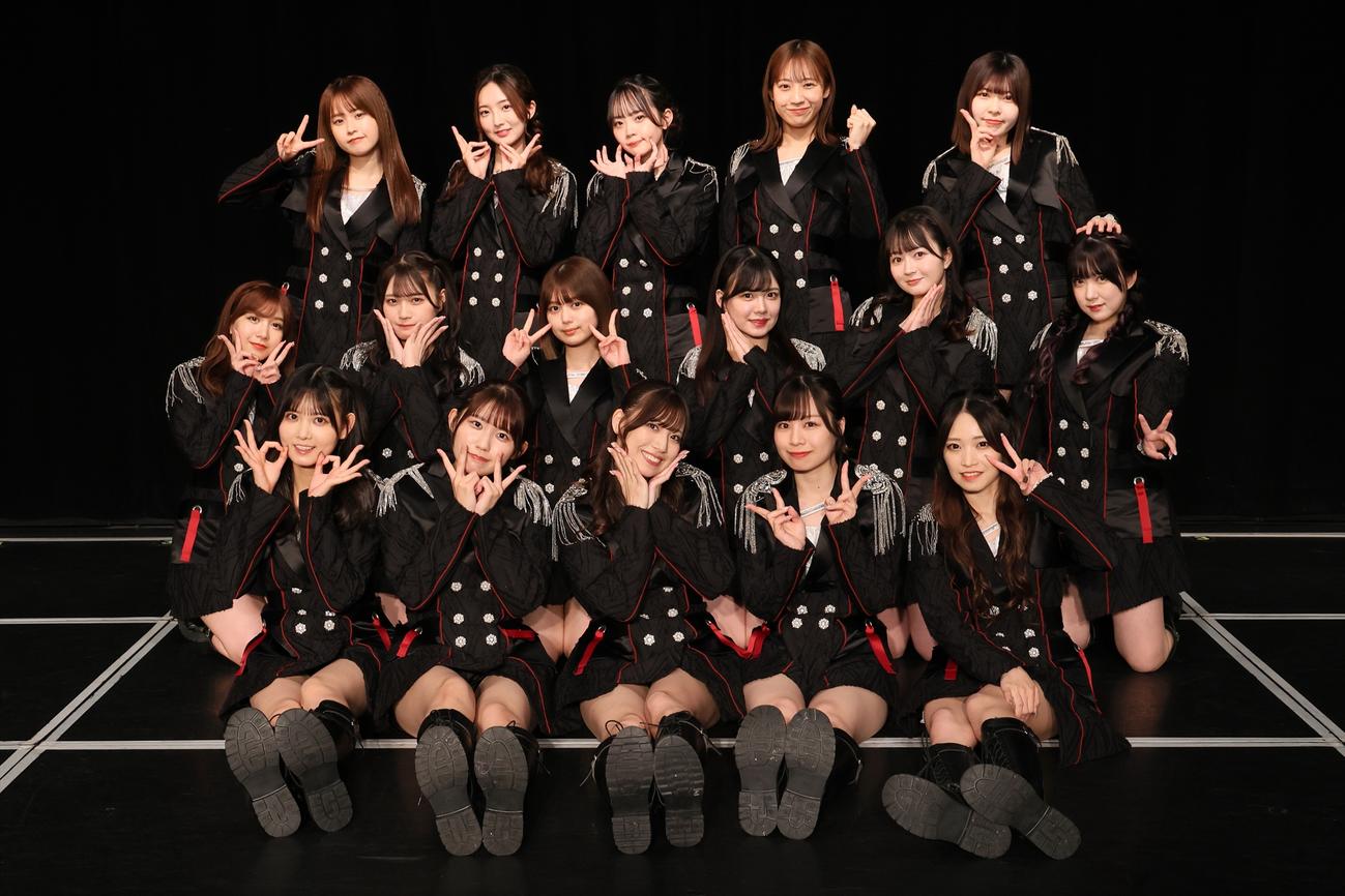 公演でグループ卒業を発表したSKE48江籠裕奈（中列右から2人目）(C)2023 Zest, Inc.