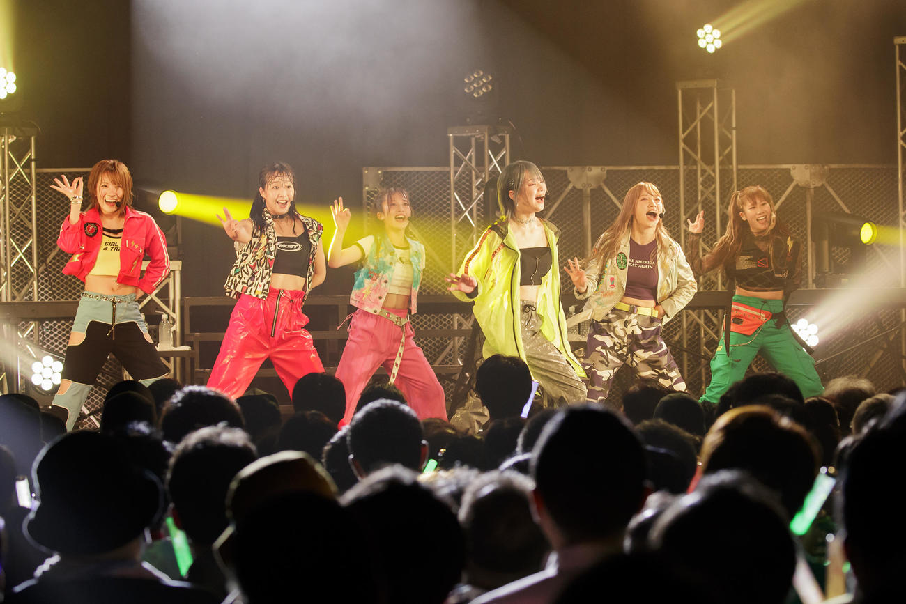 ユニット「だんさぶる」公演に出演した（左から）加藤夕夏ら（C）Showtitle