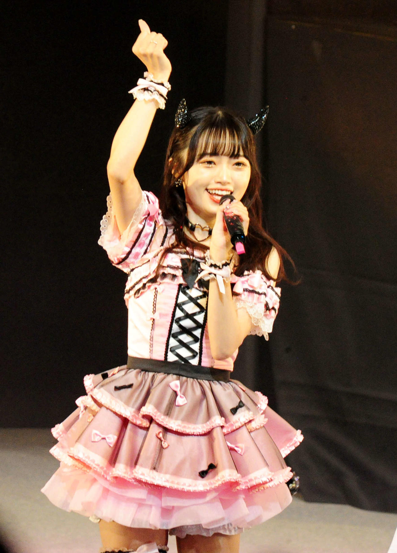 卒業コンサートでパフォーマンスをするNGT48・中井りか