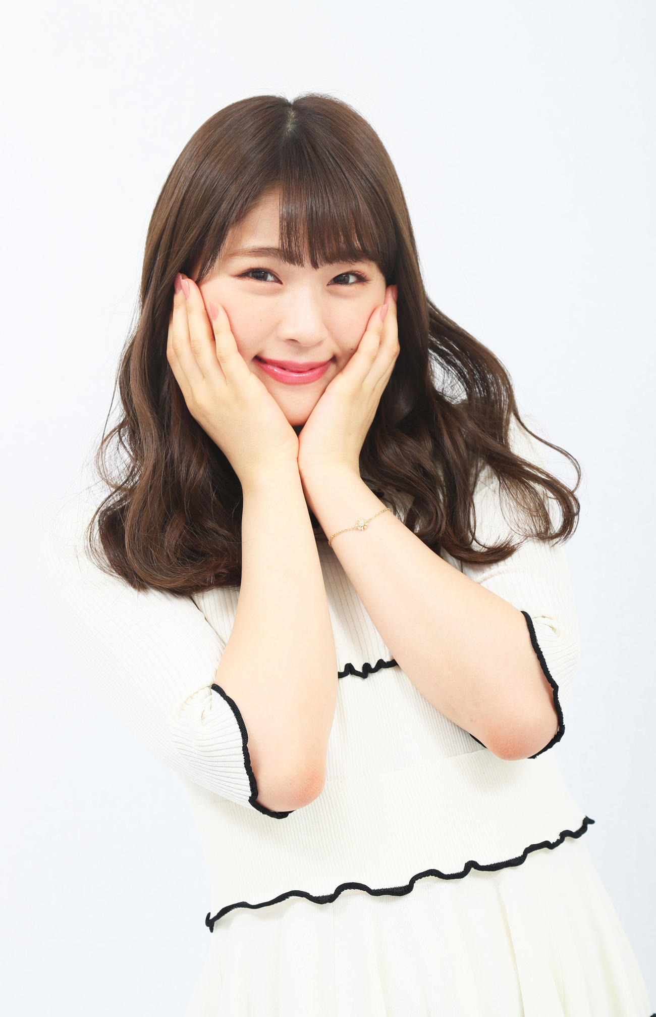 ポーズを決めるNMB48チームMの渋谷凪咲（18年4月撮影）